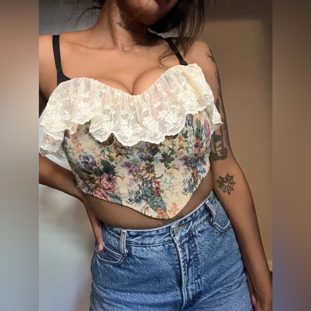 Vintage-Inspired Floral Tapestry Corset Top